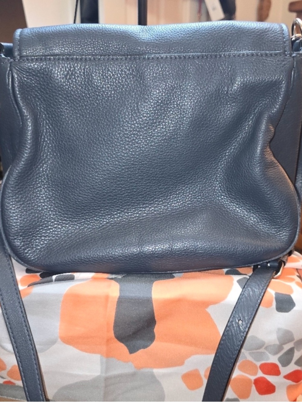 Marc Jacob’s Navy Leather Crossbody Bag - Versatile Everyday Style - Picture 3 of 3